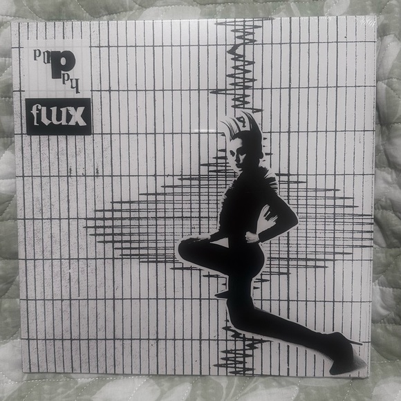 Poppy Flux Vinyl - Picture 2 of 3